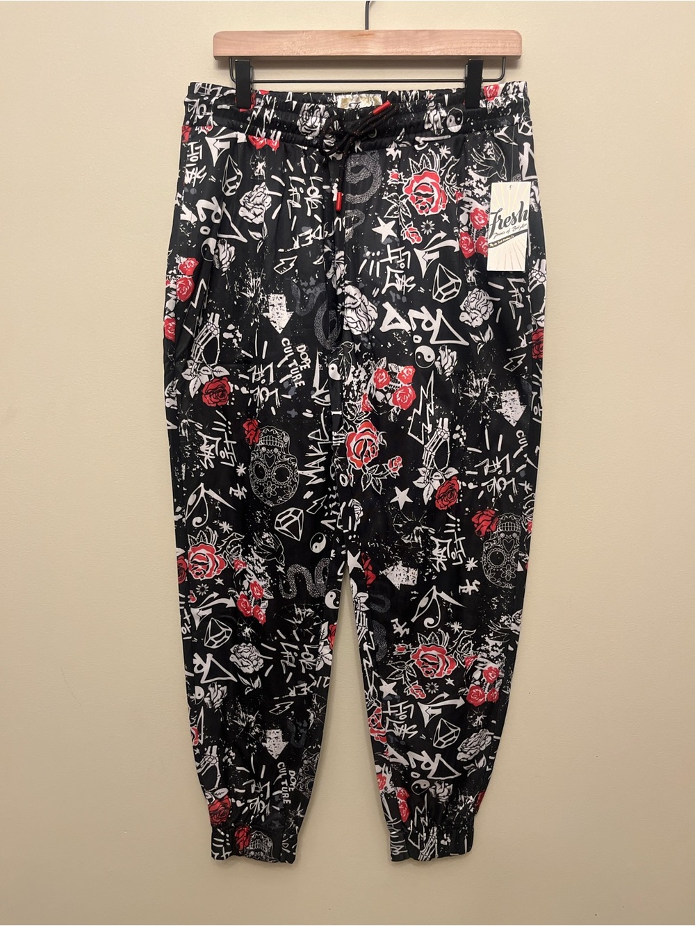 NWT Fresh Prints of Bel-Air Graffiti Joggers Men's Size Large Black White Red